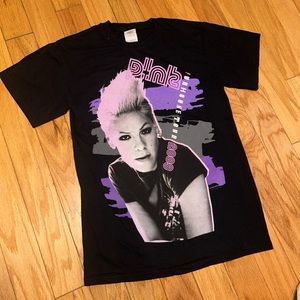 Pink Funhouse Tour Tee(2009)
